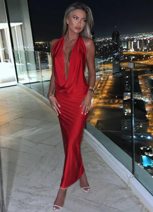 Isabela | Vestido Largo Rojo con Escote Profundo y Espalda Descubierta